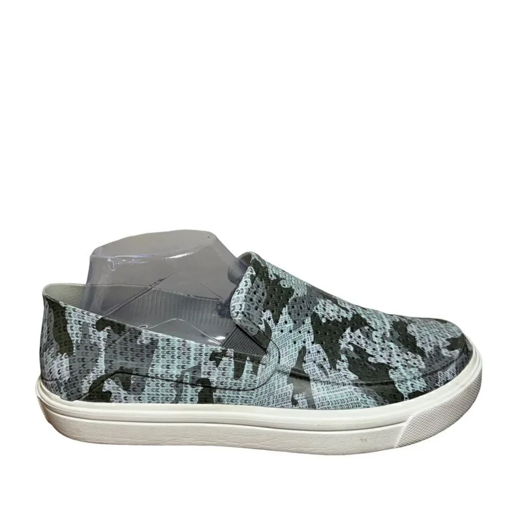 Men’s Slip on crocs size 8 camo blue